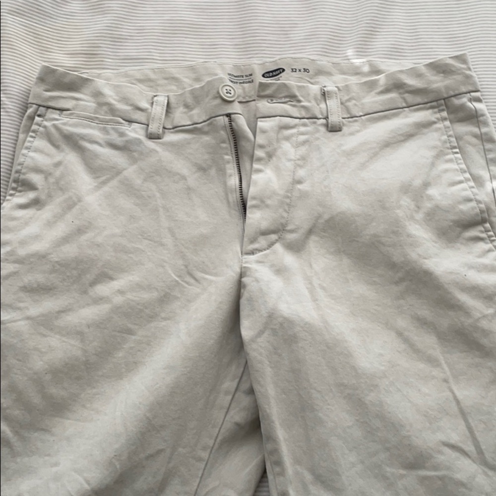 Old Navy 32 x 30 Slim Baise Khakis